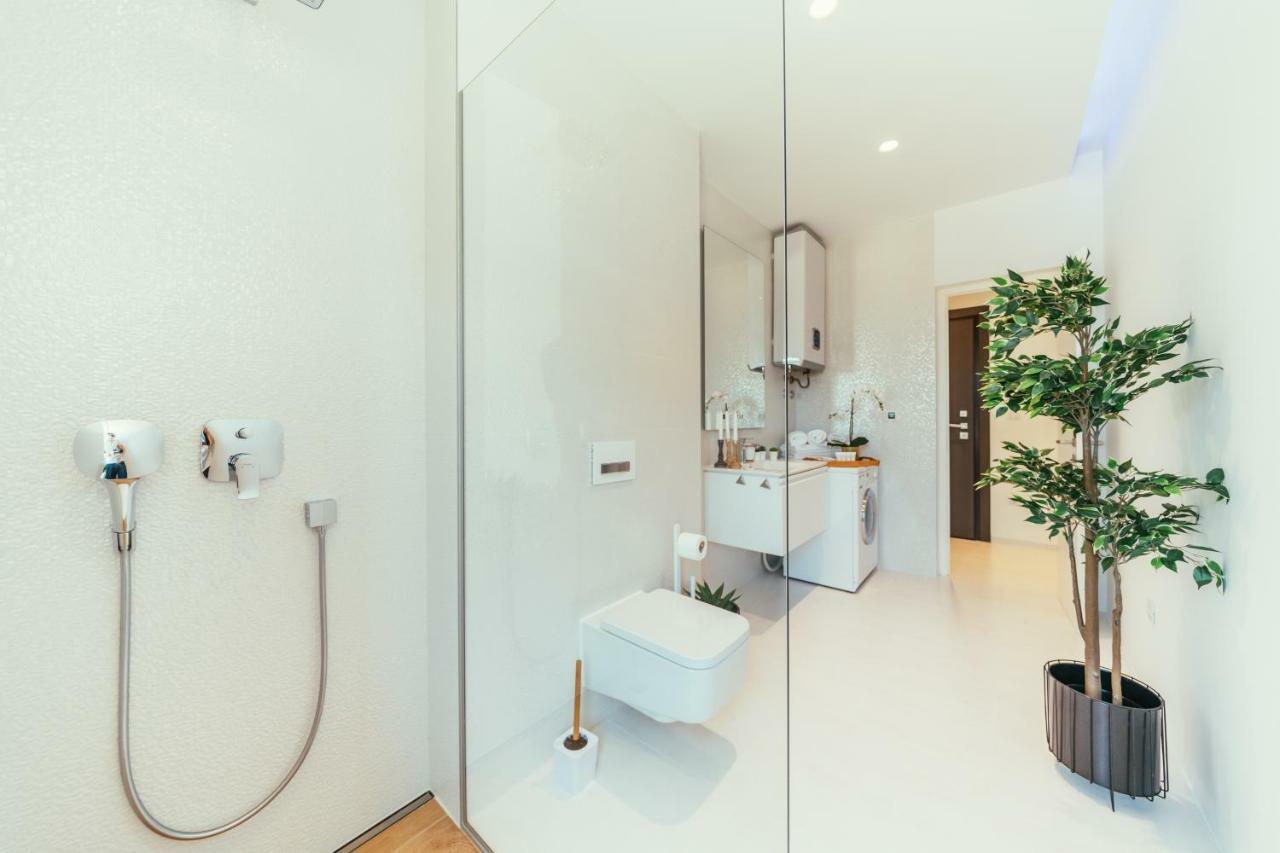 Unique Luxury Designers Apartment Right Next To The Beach Sukosan Exterior photo